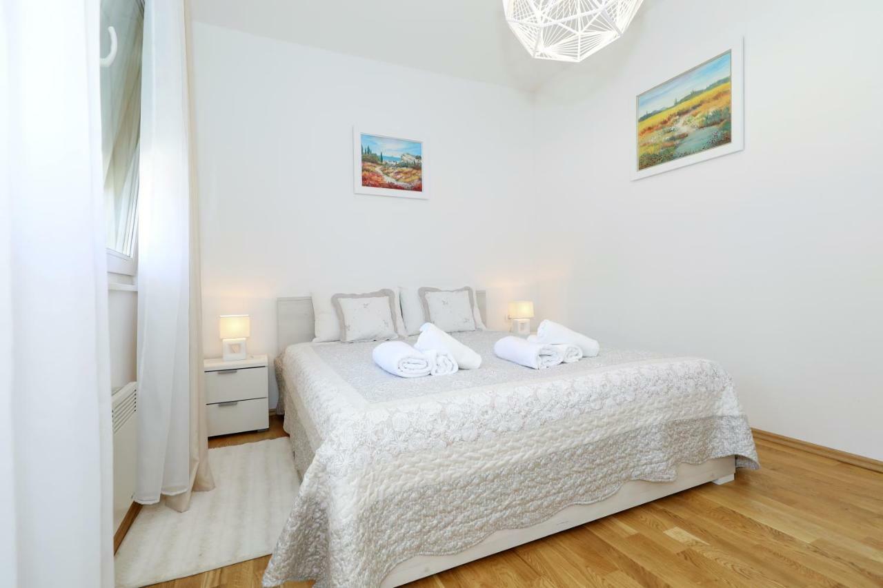 Apriori Apartments - Free Parking Zadar Exteriör bild